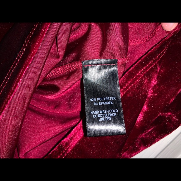 Small burgundy velvet backless Lulus dress - Picture 13 of 16